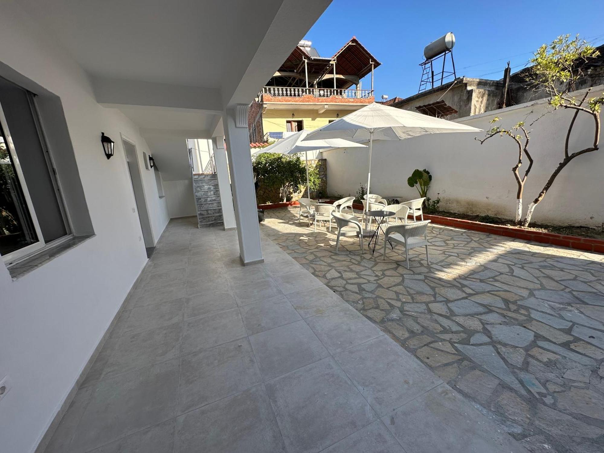 Rus Villa เบราท ภายนอก รูปภาพ